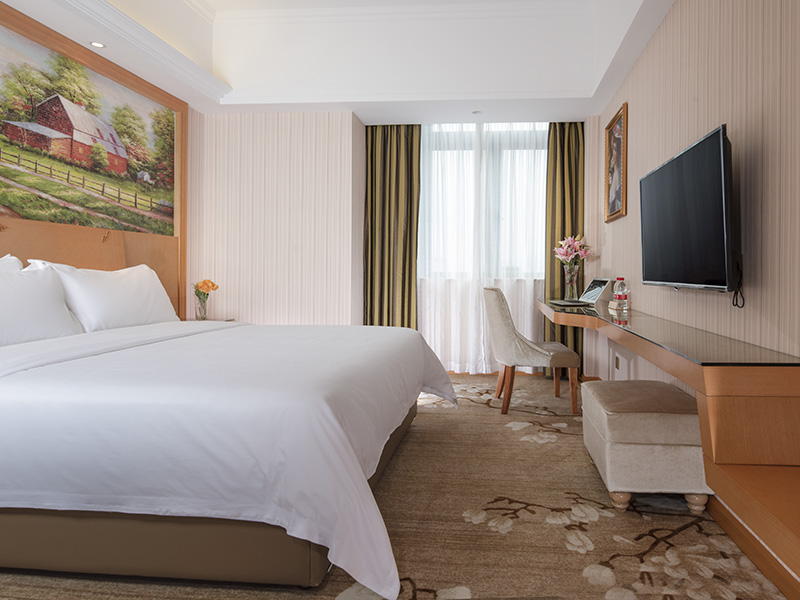 广东| 深圳 维也纳酒店(深圳横岗地铁站店)